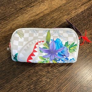 Sprayground in the garden pouch